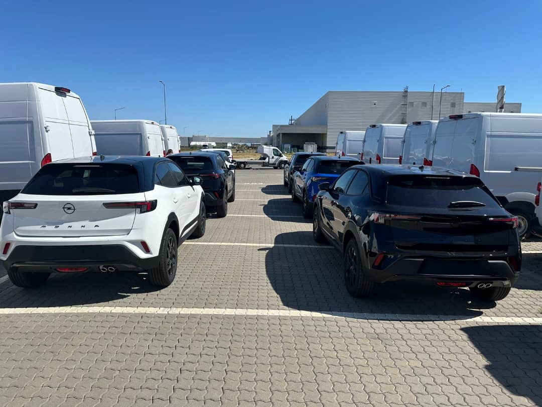 99372 WhatsApp Image 2024 10 08 at 2.05.38 PM,ورود خودروهای اوپل پرشیا خودرو به گمرک تهران؛ عرضه قریب‌الوقوع مدل‌های کورسا و موکا,اتوکالا Autokala